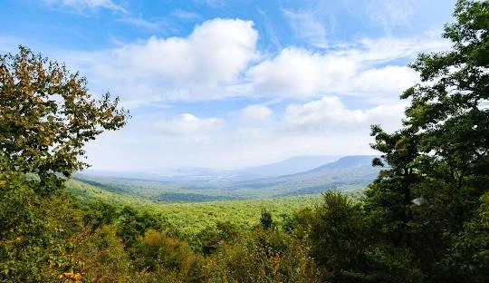 Hawk Mountain Sanctuary View – Scenic overlook at Hawk Mountain Sanctuary, a popular places to go near me in Pennsylvania for hiking and bird watching